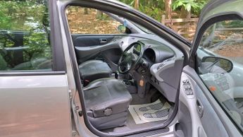 Nissan Almera Tino 1.8 SVE 5dr