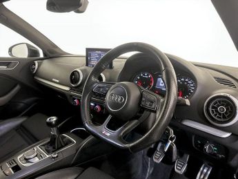 Audi A3 1.5 TFSI CoD Black Edition Euro 6 (s/s) 4dr