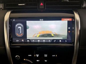 Land Rover Discovery Sport 1.5 P300e 12.2kWh R-Dynamic SE Auto 4WD Euro 6 (s/s) 5dr