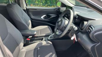 Toyota Yaris 1.5 VVT-h Design E-CVT Euro 6 (s/s) 5dr