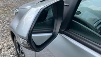 Toyota Yaris 1.5 VVT-h Design E-CVT Euro 6 (s/s) 5dr
