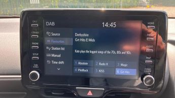 Toyota Yaris 1.5 VVT-h Design E-CVT Euro 6 (s/s) 5dr