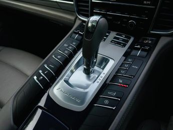 Porsche Panamera 4.8 V8 S PDK Euro 5 (s/s) 5dr