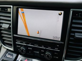 Porsche Panamera 4.8 V8 S PDK Euro 5 (s/s) 5dr