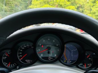 Porsche Panamera 4.8 V8 S PDK Euro 5 (s/s) 5dr