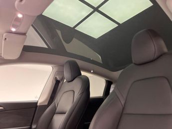 Tesla Model Y (Dual Motor) Long Range Auto 4WDE 5dr