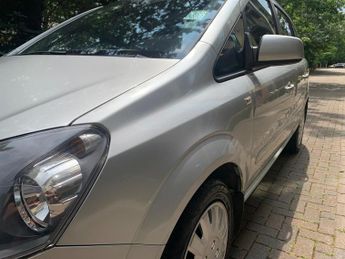 Vauxhall Zafira 1.8 16V Exclusiv Euro 5 5dr