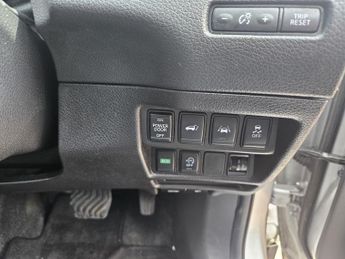 Nissan X-Trail 1.7 dCi N-Connecta CVT 4WD Euro 6 (s/s) 5dr