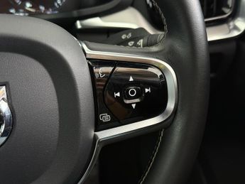 Volvo S60 2.0h T8 Recharge 11.6kWh R-Design Auto AWD Euro 6 (s/s) 4dr
