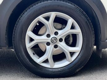 Nissan Juke 1.0 DIG-T N-Connecta DCT Auto Euro 6 (s/s) 5dr