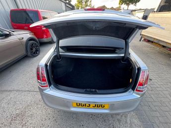 Chrysler 300C 3.0 CRD V6 Executive Auto Euro 5 4dr