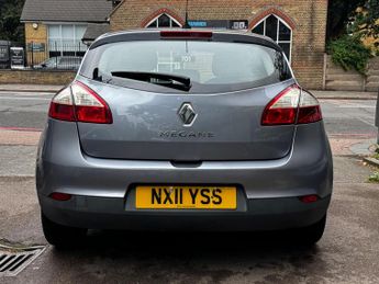 Renault Megane 1.6 16V Dynamique TomTom Euro 5 5dr