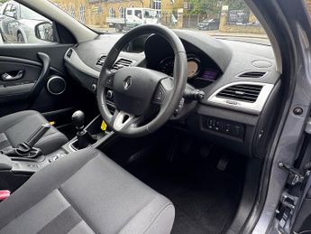 Renault Megane 1.6 16V Dynamique TomTom Euro 5 5dr