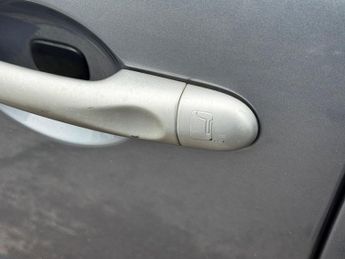 Renault Megane 1.6 16V Dynamique TomTom Euro 5 5dr