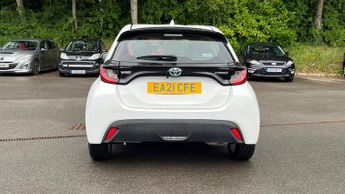 Toyota Yaris 1.5 VVT-h Icon E-CVT Euro 6 (s/s) 5dr