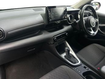 Toyota Yaris 1.5 VVT-h Design E-CVT Euro 6 (s/s) 5dr