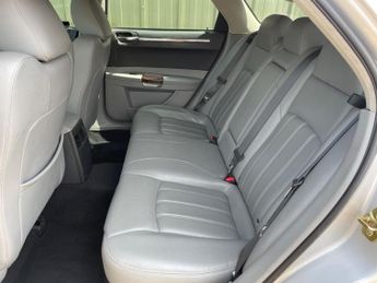 Chrysler 300C 3.0 CRD V6 5dr