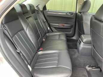 Chrysler 300C 3.0 CRD V6 4dr