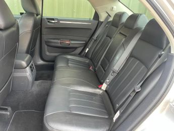 Chrysler 300C 3.0 CRD V6 4dr
