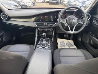 Alfa Romeo Giulia 2.0T Giulia Auto Euro 6 (s/s) 4dr
