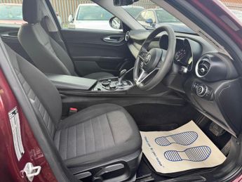 Alfa Romeo Giulia 2.0T Giulia Auto Euro 6 (s/s) 4dr