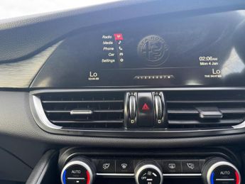 Alfa Romeo Giulia 2.0T Giulia Auto Euro 6 (s/s) 4dr