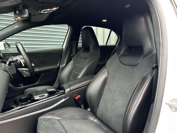 Mercedes-Benz A-CLASS 1.3 A 180 AMG Line Exeutive Auto 5dr