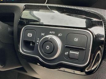 Mercedes-Benz A-CLASS 1.3 A 180 AMG Line Exeutive Auto 5dr