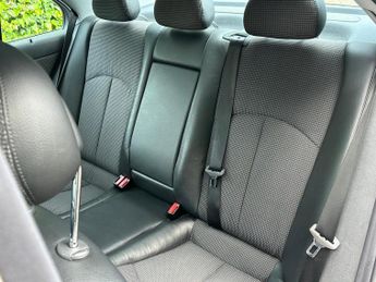Mercedes-Benz E Class 2.6 E240 Avantgarde 4dr