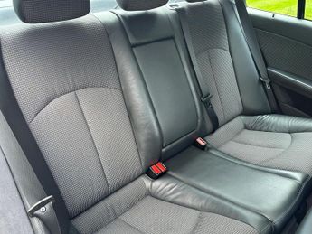 Mercedes-Benz E Class 2.6 E240 Avantgarde 4dr