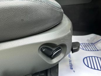 Mercedes-Benz E Class 2.6 E240 Avantgarde 4dr