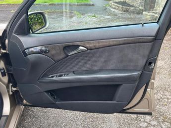 Mercedes-Benz E Class 2.6 E240 Avantgarde 4dr