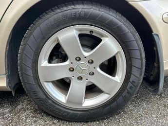 Mercedes-Benz E Class 2.6 E240 Avantgarde 4dr