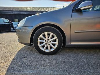 Volkswagen Golf 1.9 TDI Match DSG 5dr