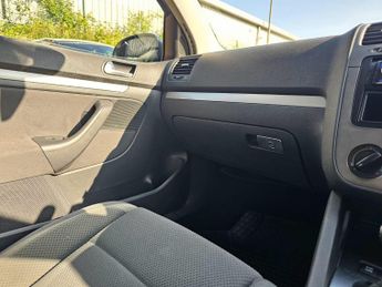 Volkswagen Golf 1.9 TDI Match DSG 5dr