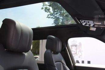 Land Rover Range Rover Sport 3.0 D300 MHEV HSE Dynamic Black Auto 4WD Euro 6 (s/s) 5dr