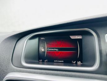 Volvo V40 2.0 D2 R-Design Pro Auto Euro 6 (s/s) 5dr