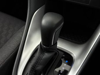 Toyota Yaris 1.5 VVT-h Design E-CVT Euro 6 (s/s) 5dr