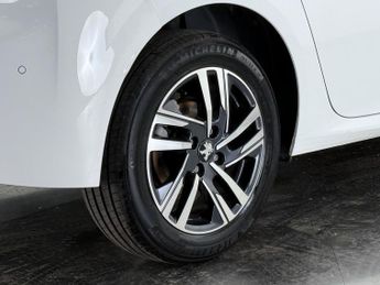 Peugeot 208 1.2 PureTech Allure Premium + EAT Euro 6 (s/s) 5dr