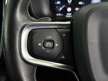 Volvo XC40 1.5 T3 R-Design Auto Euro 6 (s/s) 5dr