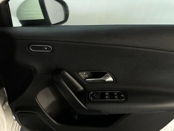 Mercedes-Benz A Class 1.3 A180 SE Euro 6 (s/s) 5dr
