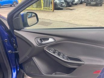 Ford Focus 1.6 Titanium Powershift Euro 6 5dr
