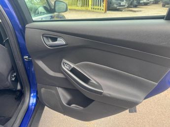 Ford Focus 1.6 Titanium Powershift Euro 6 5dr