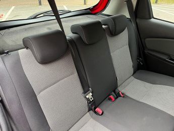 Toyota Yaris 1.5 VVT-h Sport E-CVT Euro 6 5dr