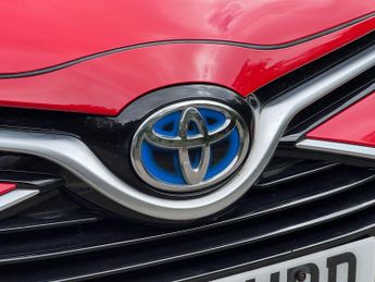 Toyota Yaris 1.5 VVT-h Sport E-CVT Euro 6 5dr