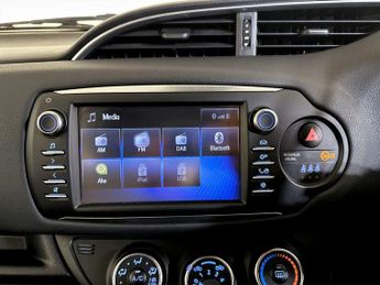 Toyota Yaris 1.5 VVT-i Design Euro 6 5dr