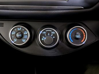 Toyota Yaris 1.5 VVT-i Design Euro 6 5dr
