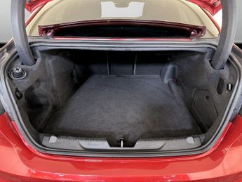 Jaguar XE 2.0 D200 MHEV R-Dynamic Black Auto Euro 6 (s/s) 4dr