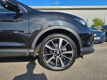 Nissan Qashqai 1.2 DIG-T Tekna XTRON 2WD Euro 6 (s/s) 5dr