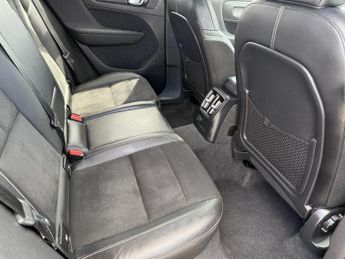 Volvo XC40 1.5h T4 Recharge 10.7kWh R-Design Auto Euro 6 (s/s) 5dr